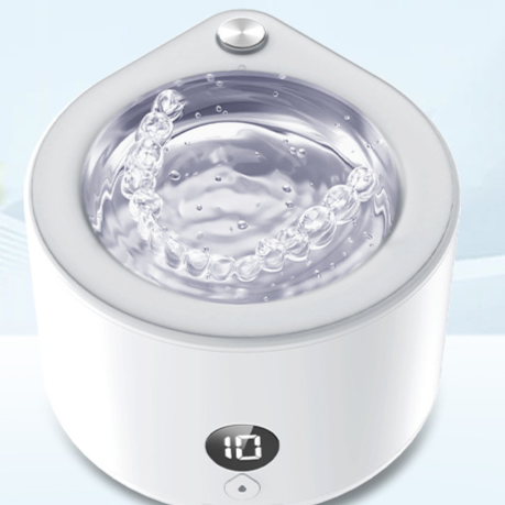 Livapur ultrasonic retainer cleaner lifestyle shot